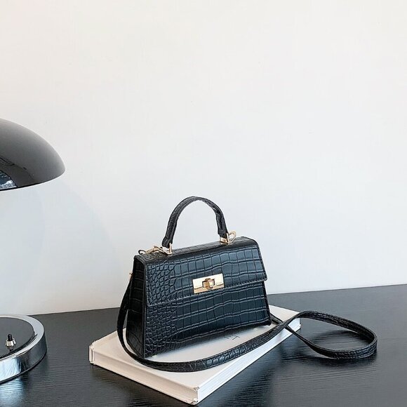 Black Elegant Women's Lightweight Twist Lock Flap Square Bag - Picture 3 of 10